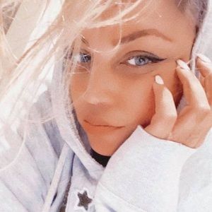 Meet your Posher, Mia